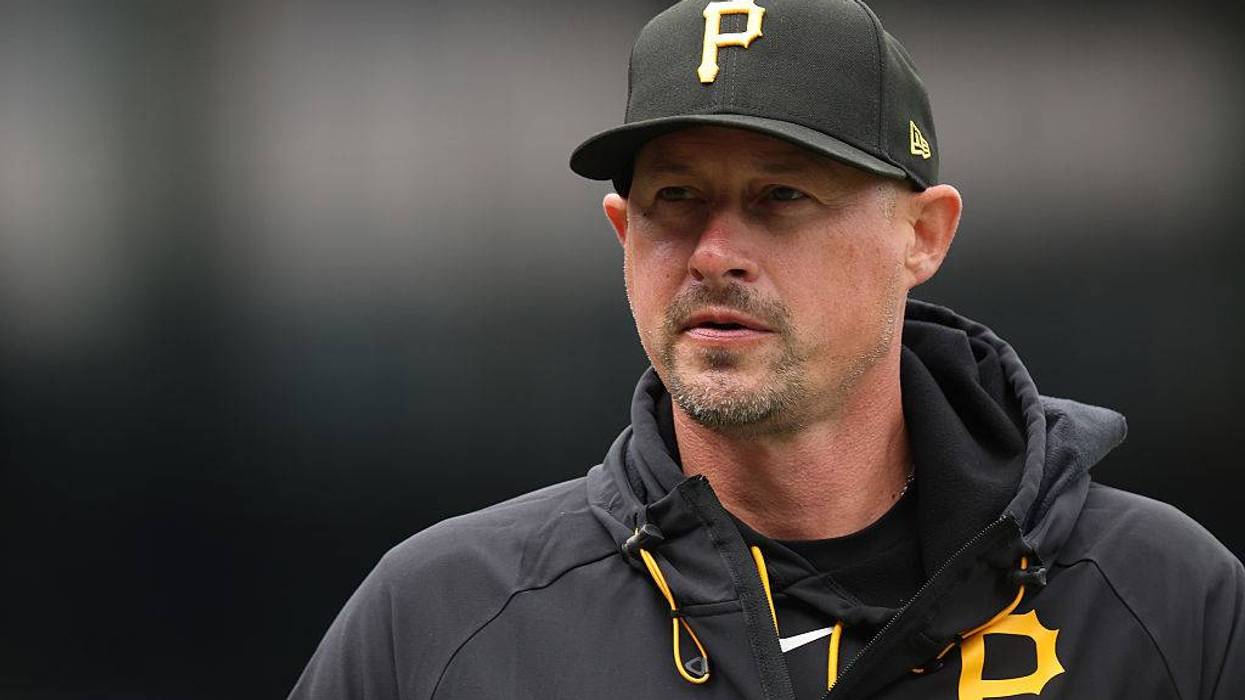 Don Kelly reaches milestone in Pirates 5-1 win