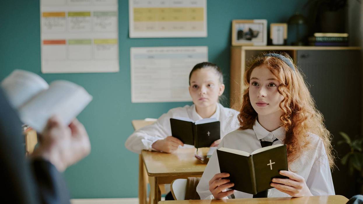 Scoot: Zealots in Texas approve Bible readings in schools