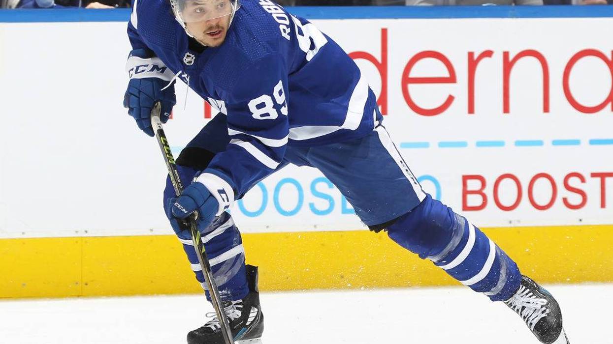 Pens trade for Robertson, the Toronto forward