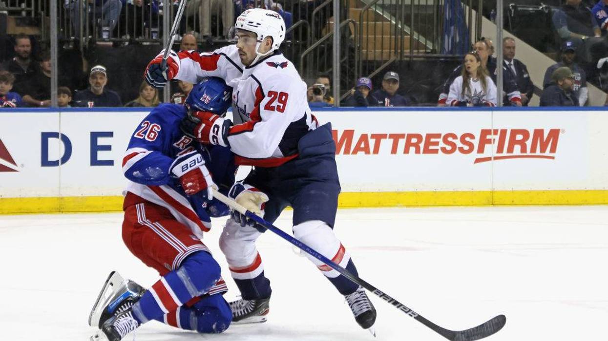 Pens sign recently acquired forward Lapierre for 2 years
