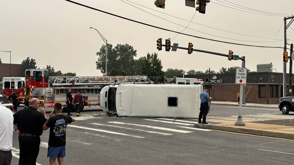 7 injured after shuttle bus carrying hospital workers overturns in South Philadelphia