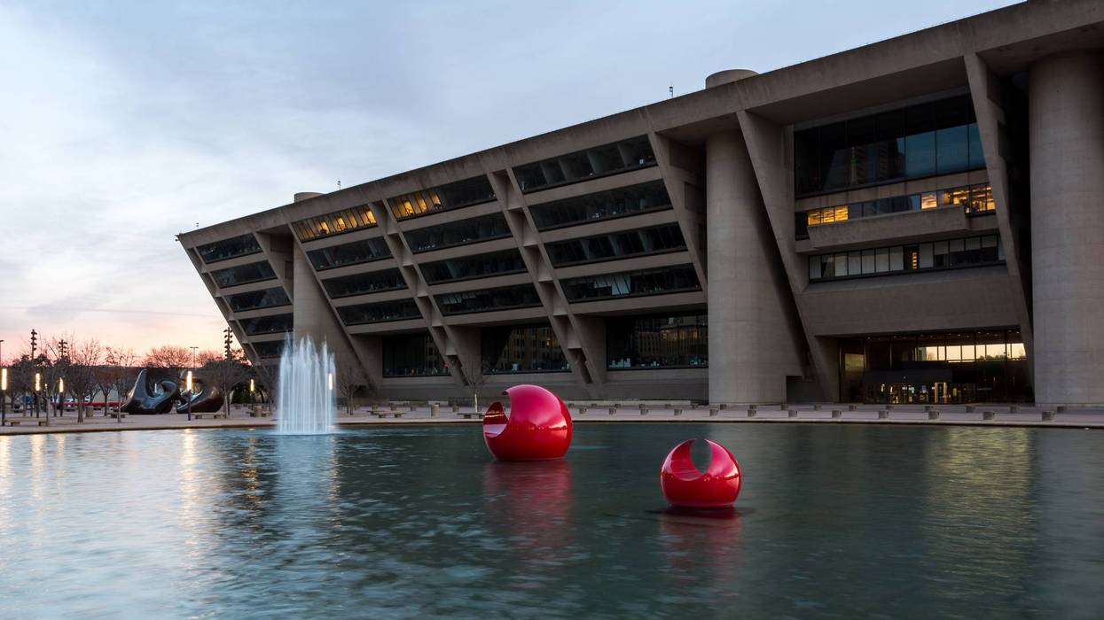 Dallas architecture critic pushes for saving Dallas City Hall