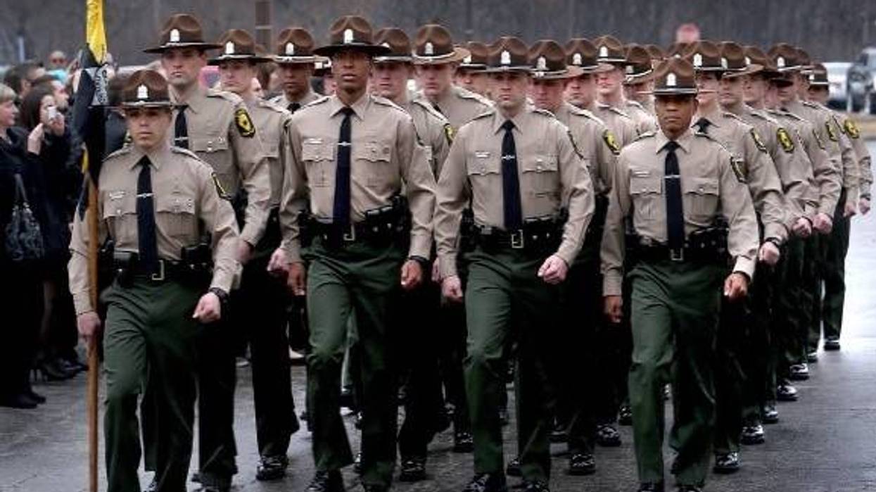 Illinois State Trooper accused of sexual assault ordered to remain in custody