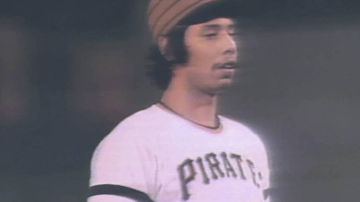Candeleria throws out 1st pitch on 50th anniversary of no-hitter