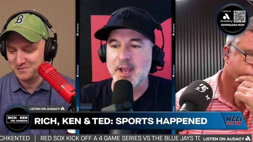 Adam Vinatieri brings the jokes!