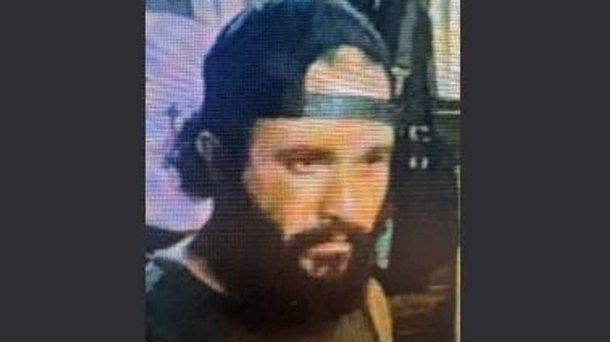 Man wanted for exposing, touching self in Irish Channel business