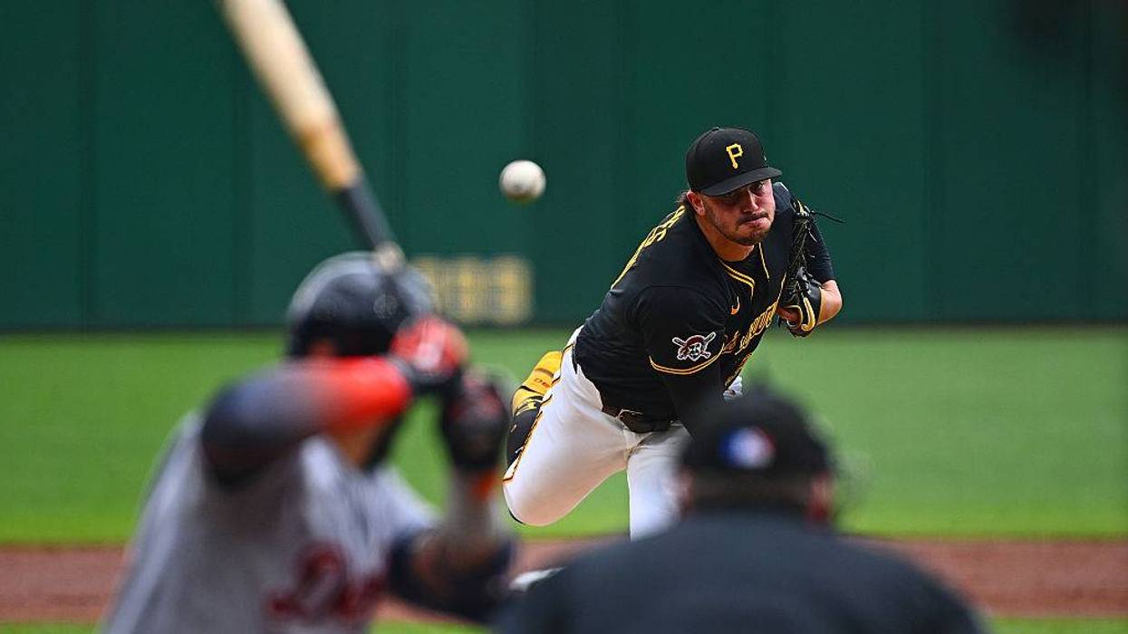 Lowe Walks Off Tigers After Flores Blasts Two Homers