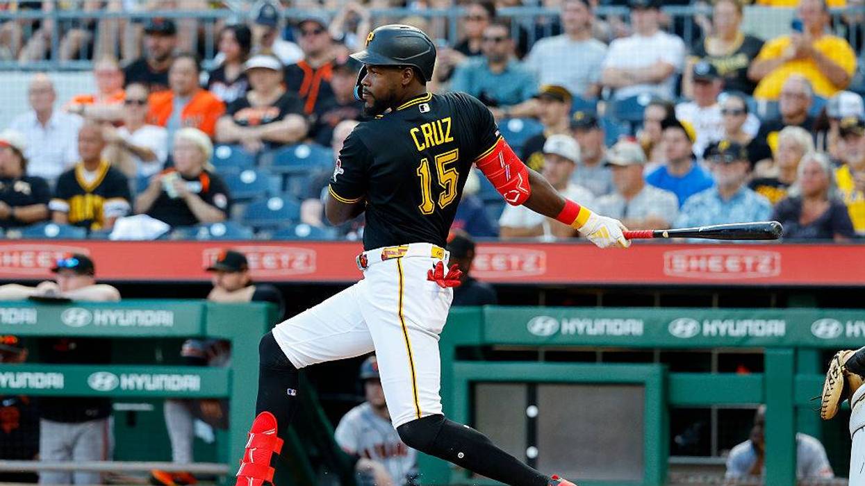 Pirates erupt for 9 in 3rd, blow lead, win in walkoff