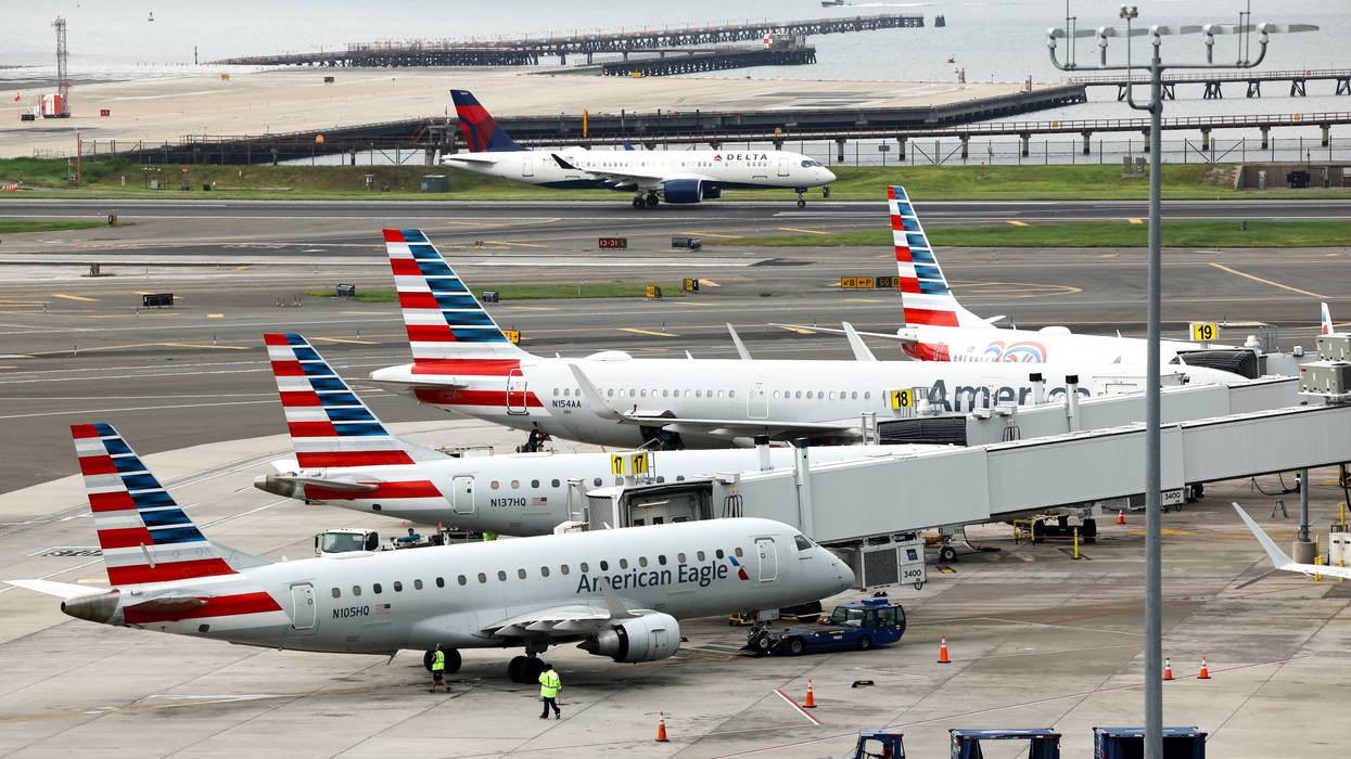American Airlines flight aborts takeoff at LaGuardia after reported bird strike