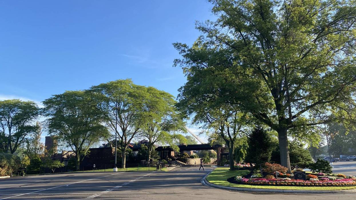 Historic Lochmoor Country Club in Grosse Pointe Woods is destroyed by fire