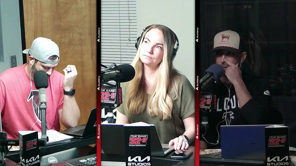 How should the Falcons defense deal with Aaron Rodgers? | The Morning Show