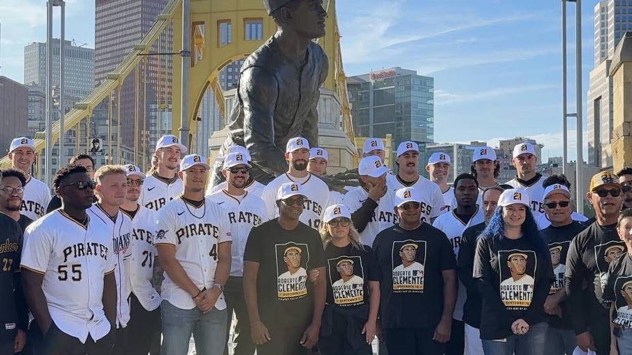 Pirates & MLB honor Roberto Clemente