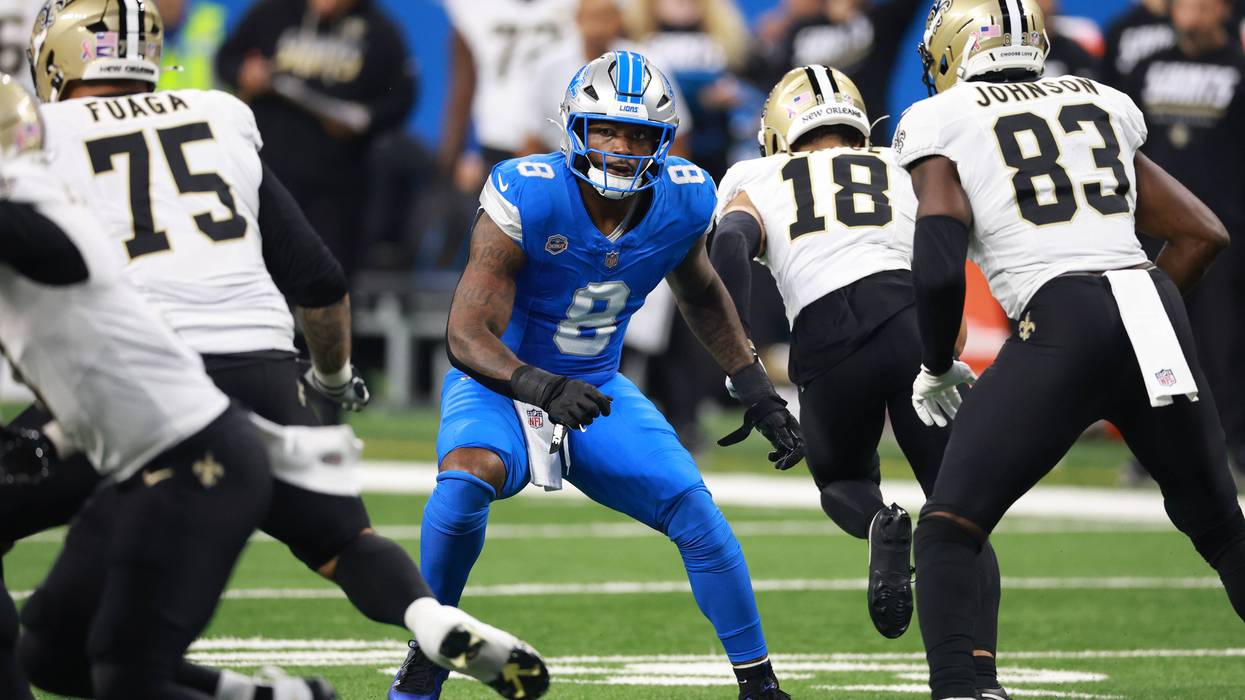 Kelvin Sheppard on Derrick Moore: "We're not just playing you more because you're a draft pick"