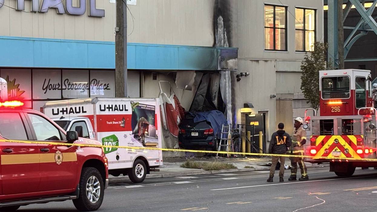 Driver killed after crashing SUV into U-Haul storage facility in Kensington
