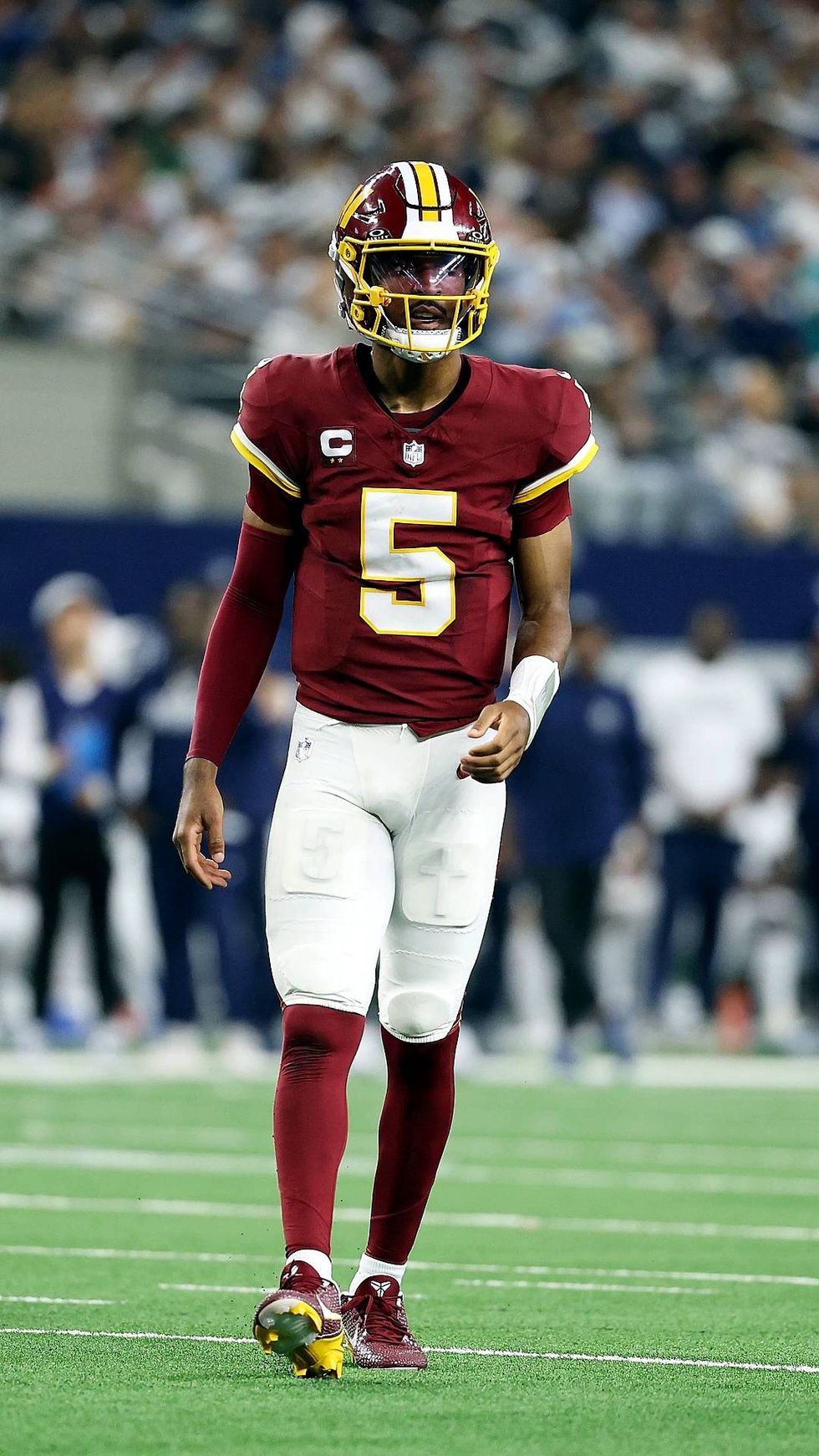 Jayden Daniels Is Embracing The Brace