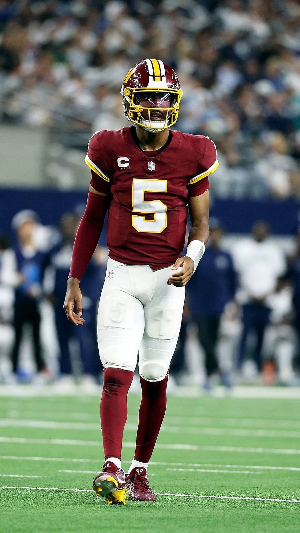 Jayden Daniels Is Embracing The Brace