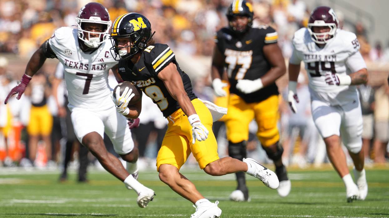 Jamal Roberts runs for 222 yards and 2 TDs to lead No. 14 Missouri past Texas A&M 27-6