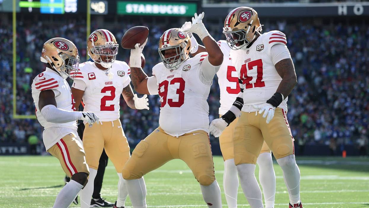 The San Francisco 49ers defeated the Seattle Seahawks 32-29
