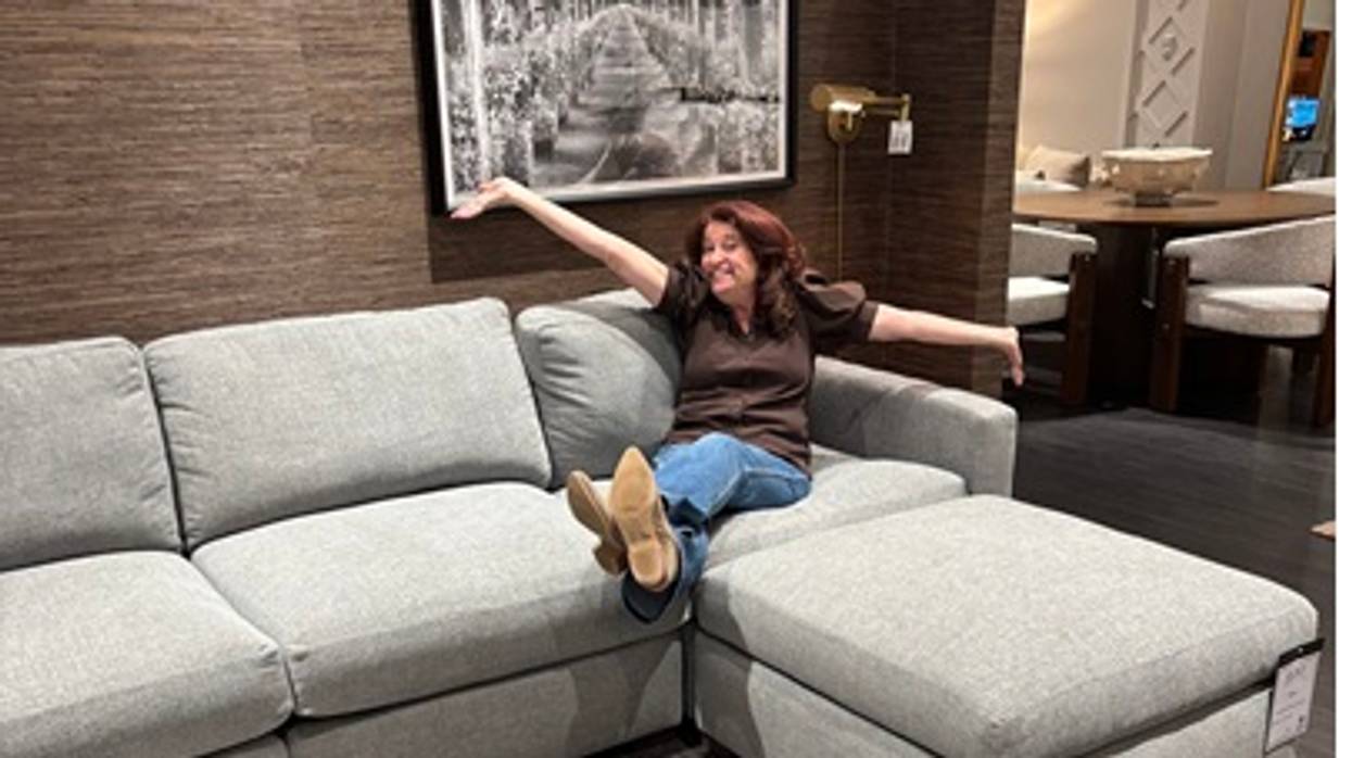 Sue Got Two New Couches!