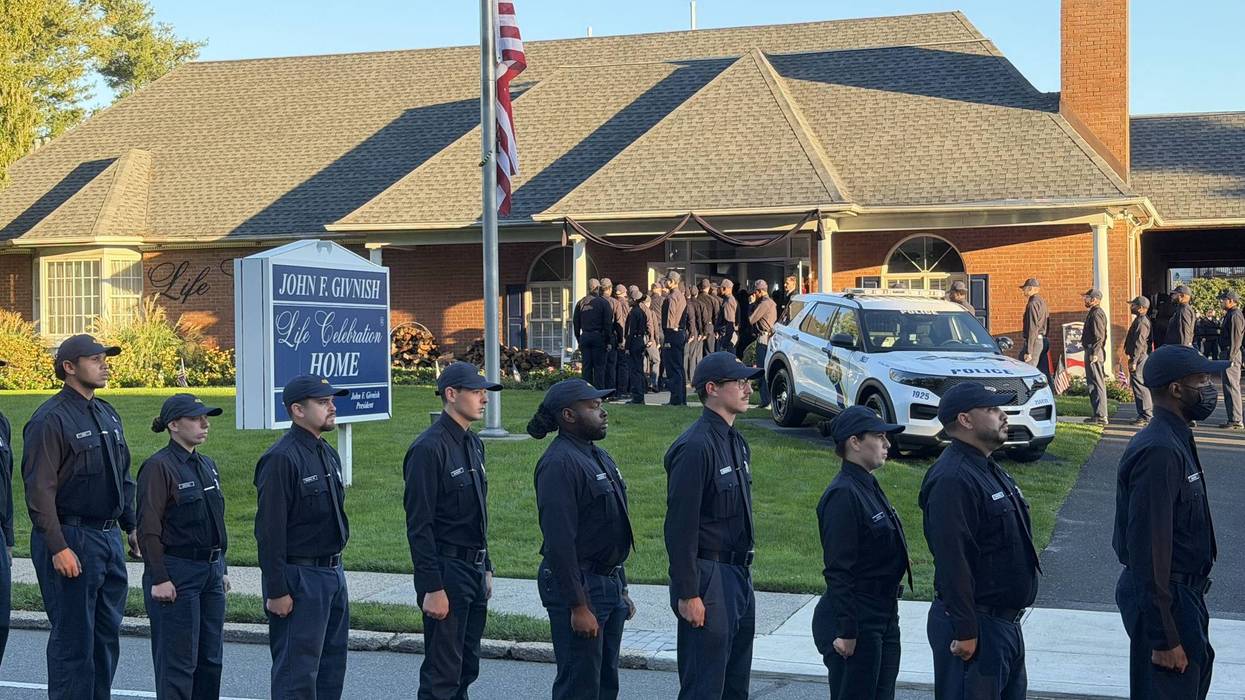Community pays tribute to slain Officer Shane Seiber in Northeast Philly