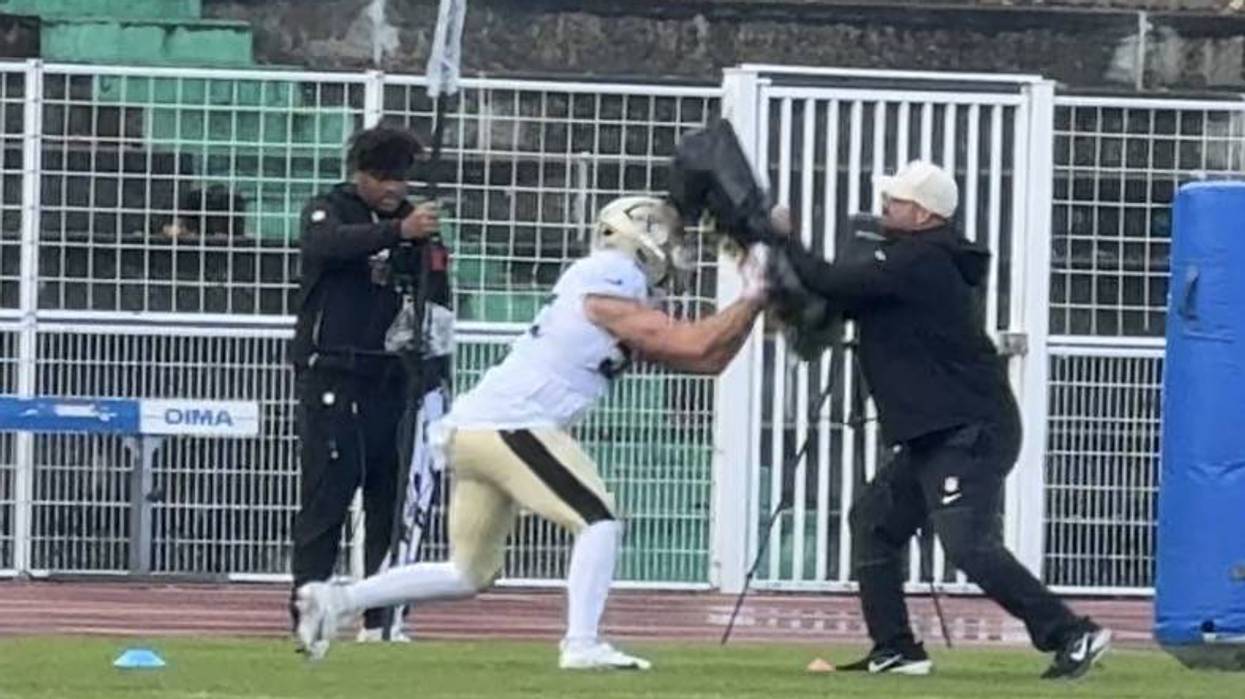 Saints LB Kaden Elliss returns to practice in Paris; Jordyn Tyson still not ready