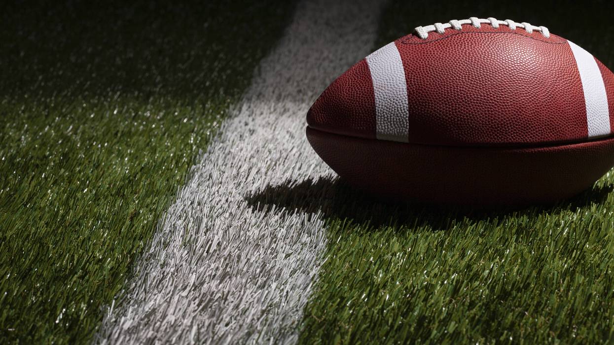 Huskies Roll Past UMass, 35-16