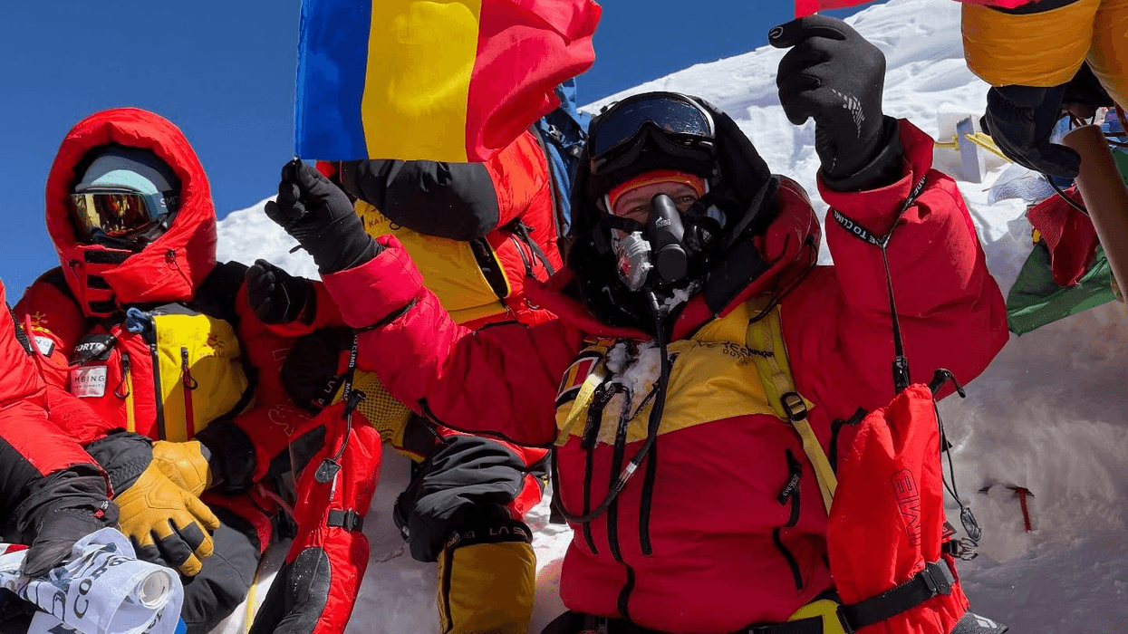 Retired Chicago firefighter summits Everest at 75