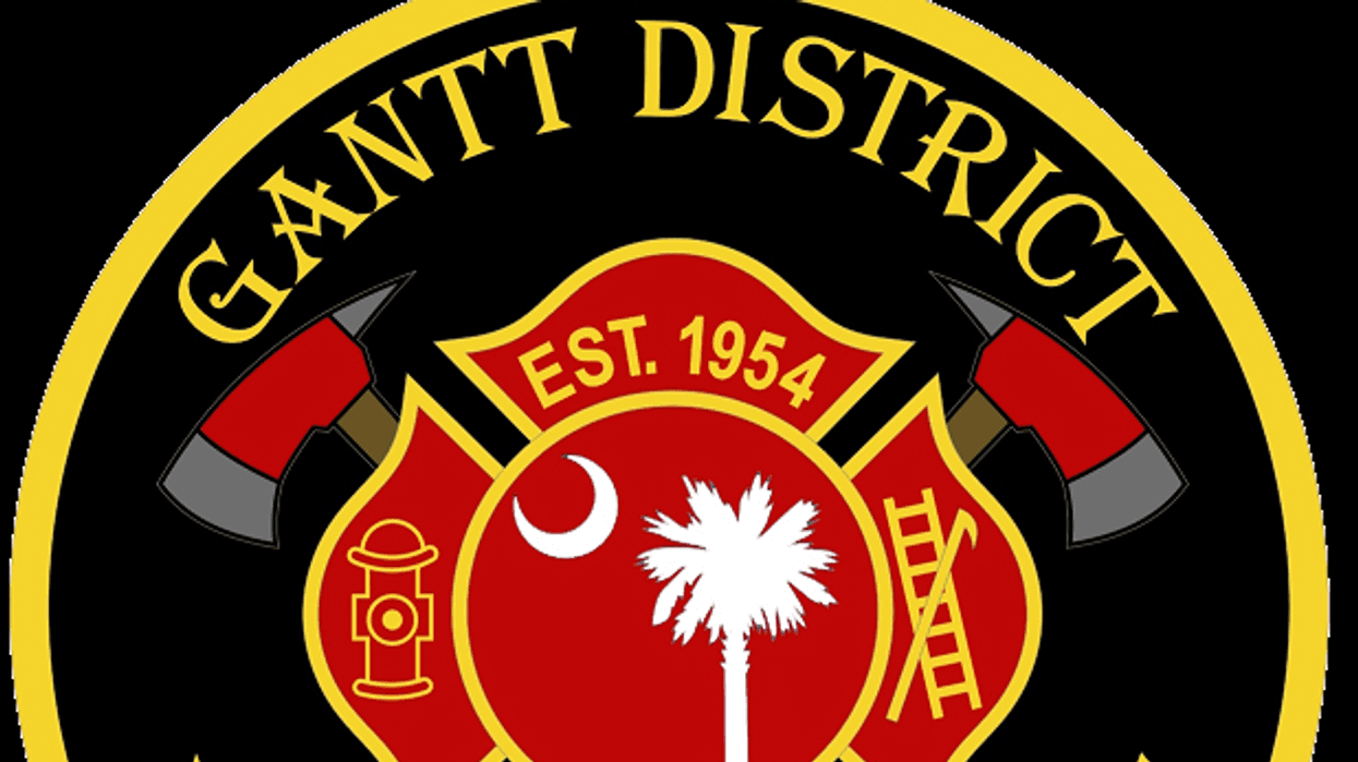 Residents jump from windows to escape apartment complex fire
