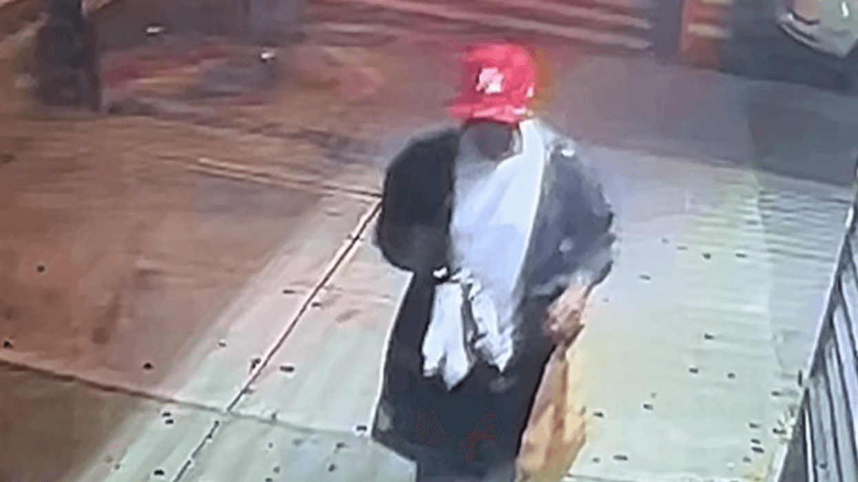 Woman, 18, shot in chest fending off purse snatcher on Crown Heights subway platform