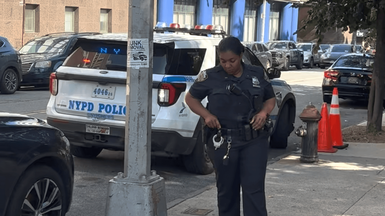 Livery cabbie shot in the face after Brooklyn fender bender