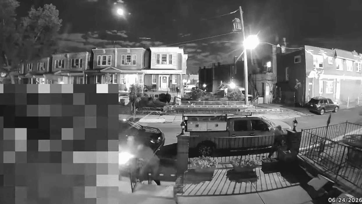 Video: Police seek 5 in fatal ambush shooting in Mayfair