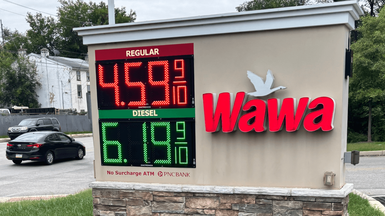 Philadelphia gas prices keep climbing as war in Iran continues, with no real end in sight