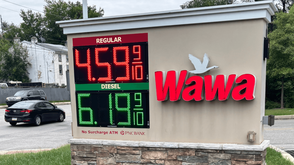 Philadelphia gas prices keep climbing as war in Iran continues, with no real end in sight
