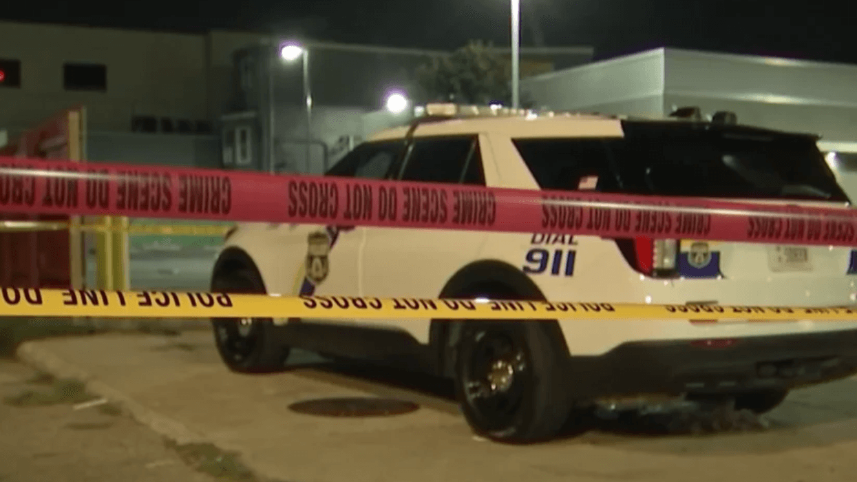 Man steals pizza delivery driver's car, rides off with teen inside