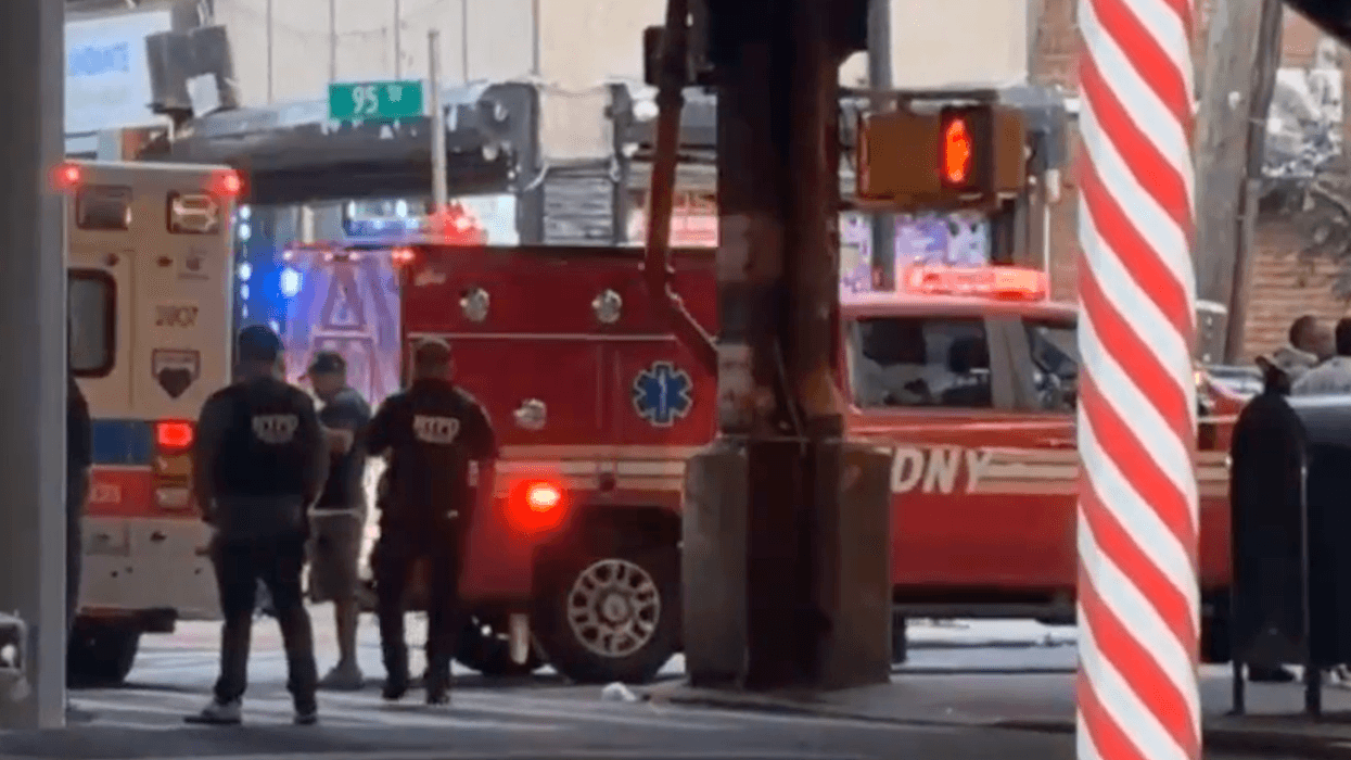Man arrested in fatal stabbing of subway rider in Queens