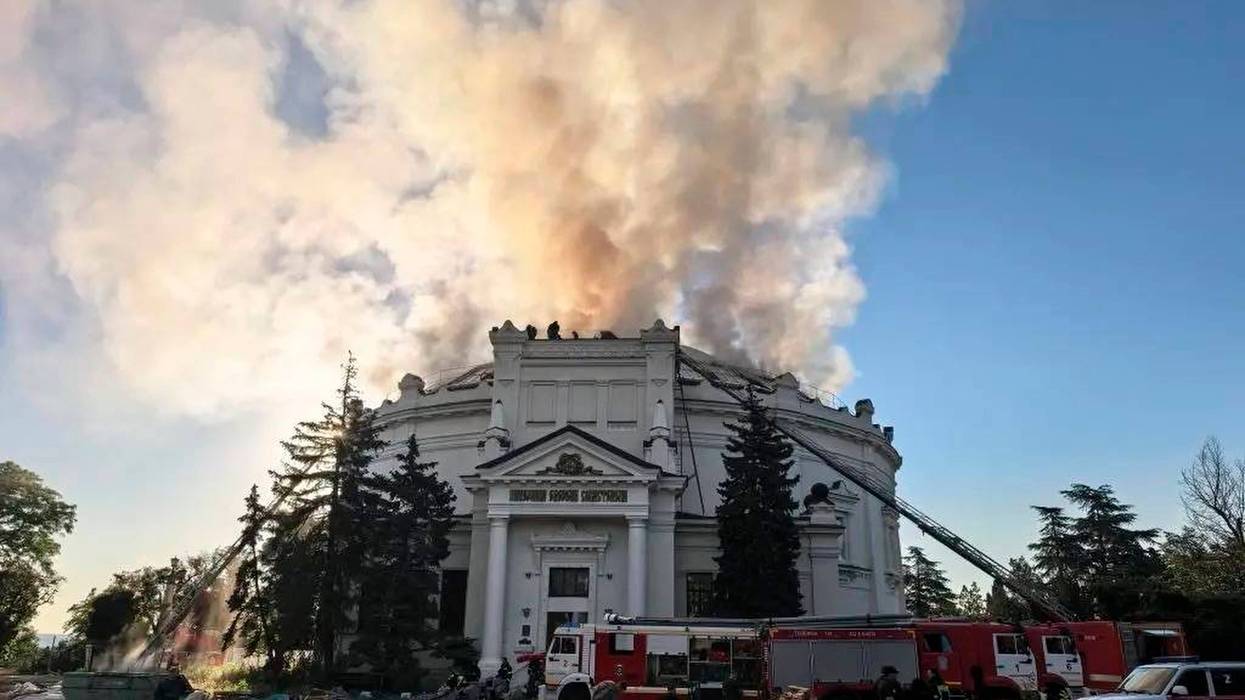 Ukraine launches long-range strikes on military and energy sites in Russia