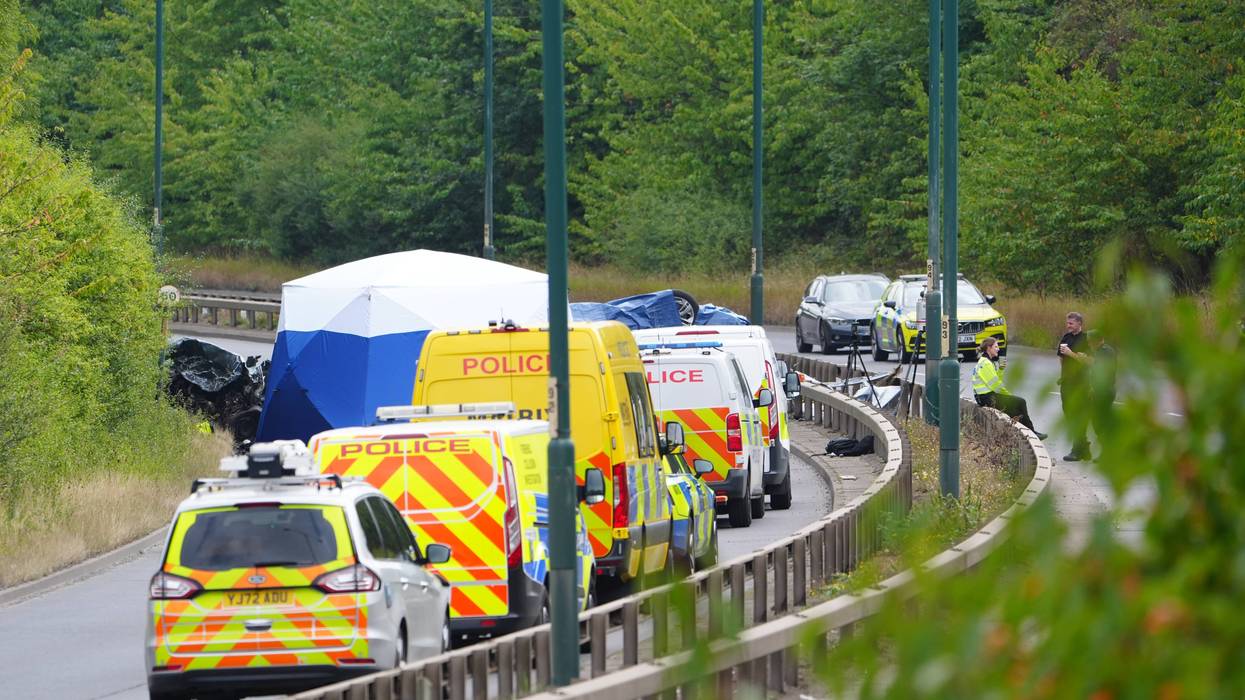INGLATERRA-PERSECUCIÓN POLICIAL-CHOQUE 74