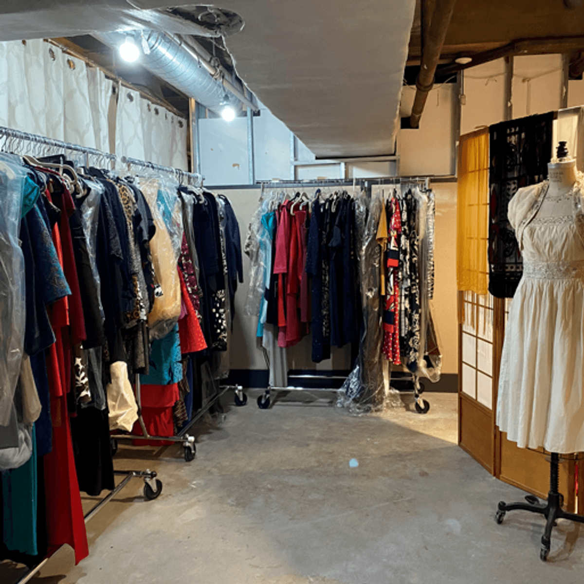 Pick up or donate free gowns at this San Francisco boutique | KCBS All News 106.9FM and 740AM Pick up or donate free gowns at this San Francisco boutique | KCBS All News 106.9FM and 740AM