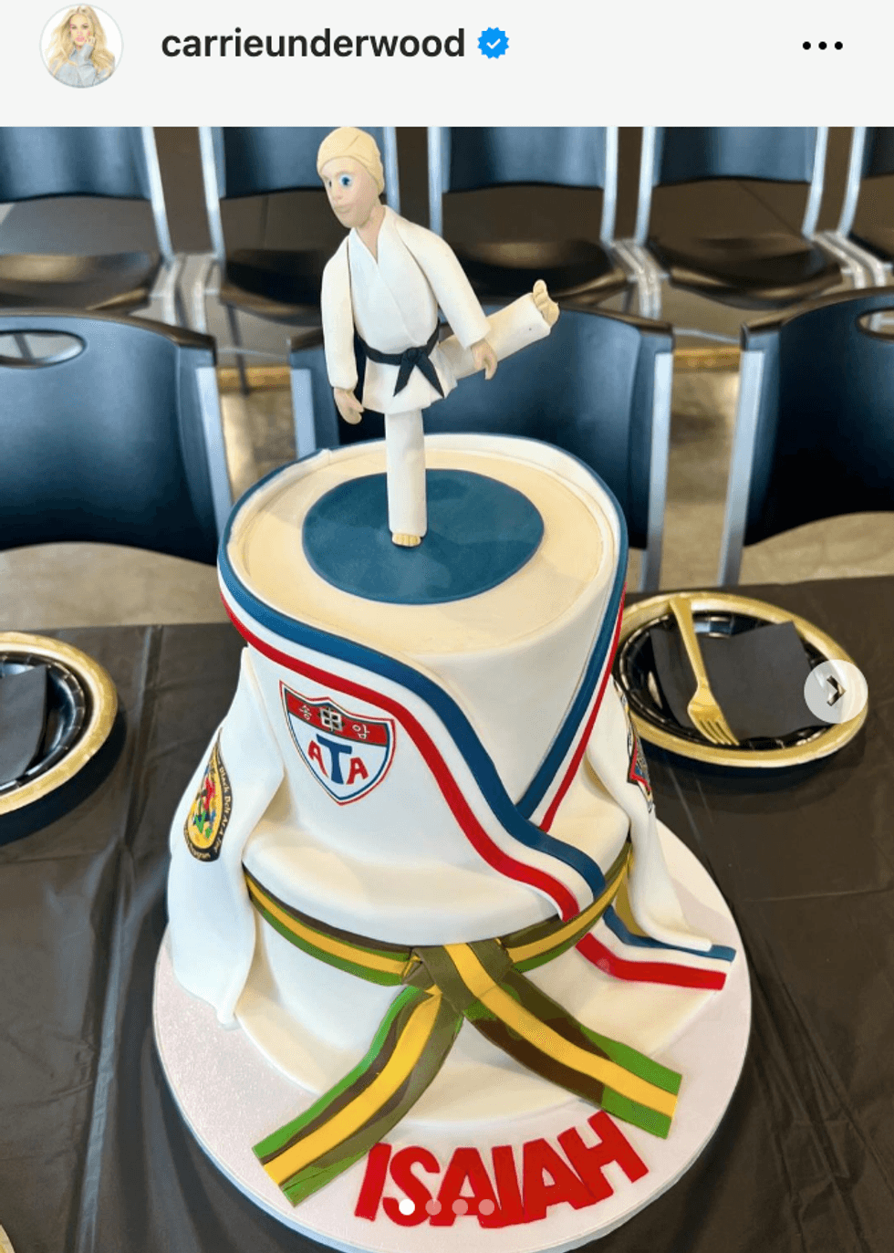 Instagram @carrieunderwood