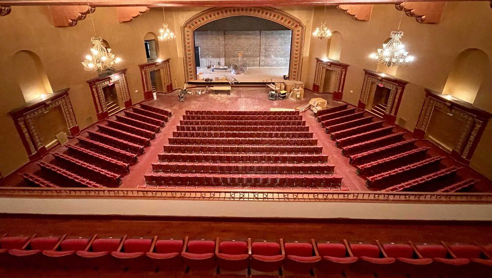 interior of Des Plaines Theatre