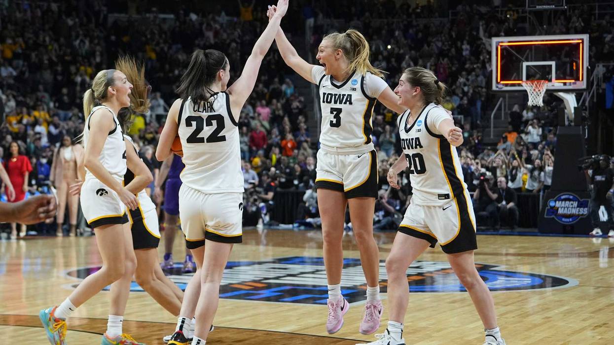 Iowa celebrates after Elite 8 win