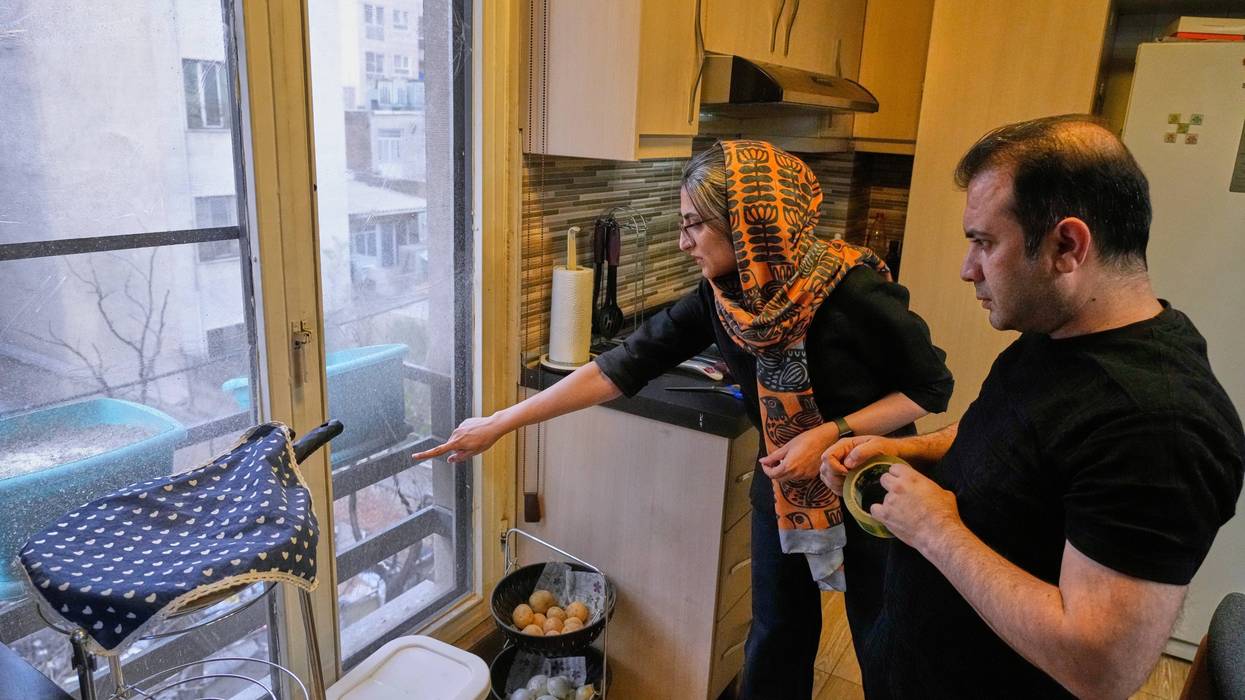 Iran US One Couple's Fears 921