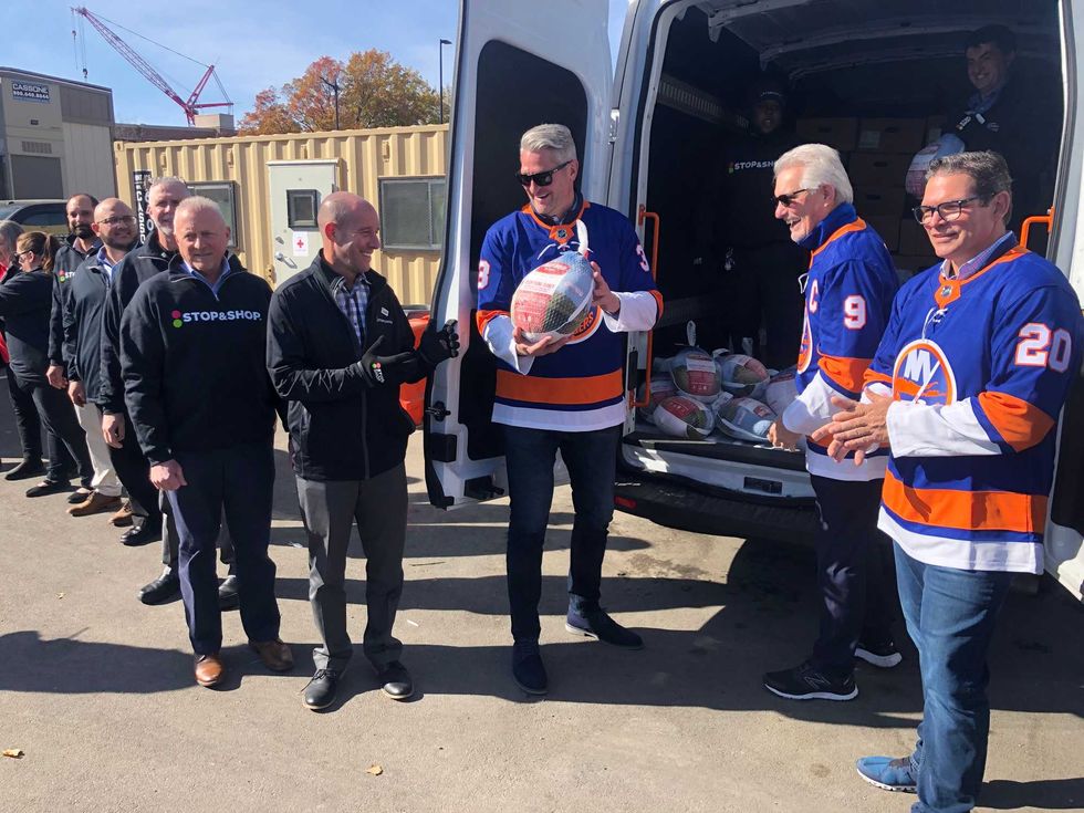 Islanders legends handle turkeys at today