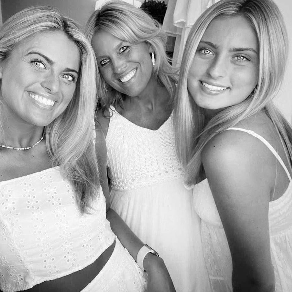 Jacqueline Ford and her daughters