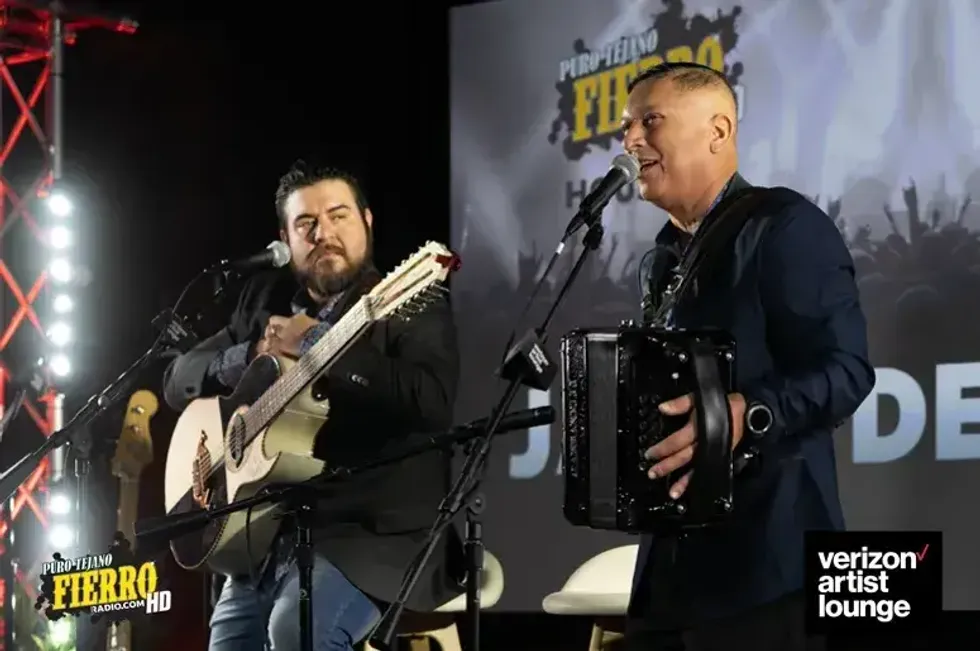 Jaime De Anda Performance