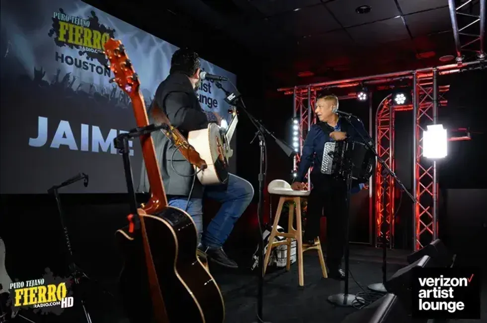 Jaime De Anda Performance