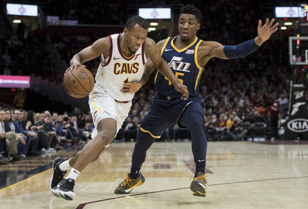 Hood and Dellavedova out Saturday against New Orleans