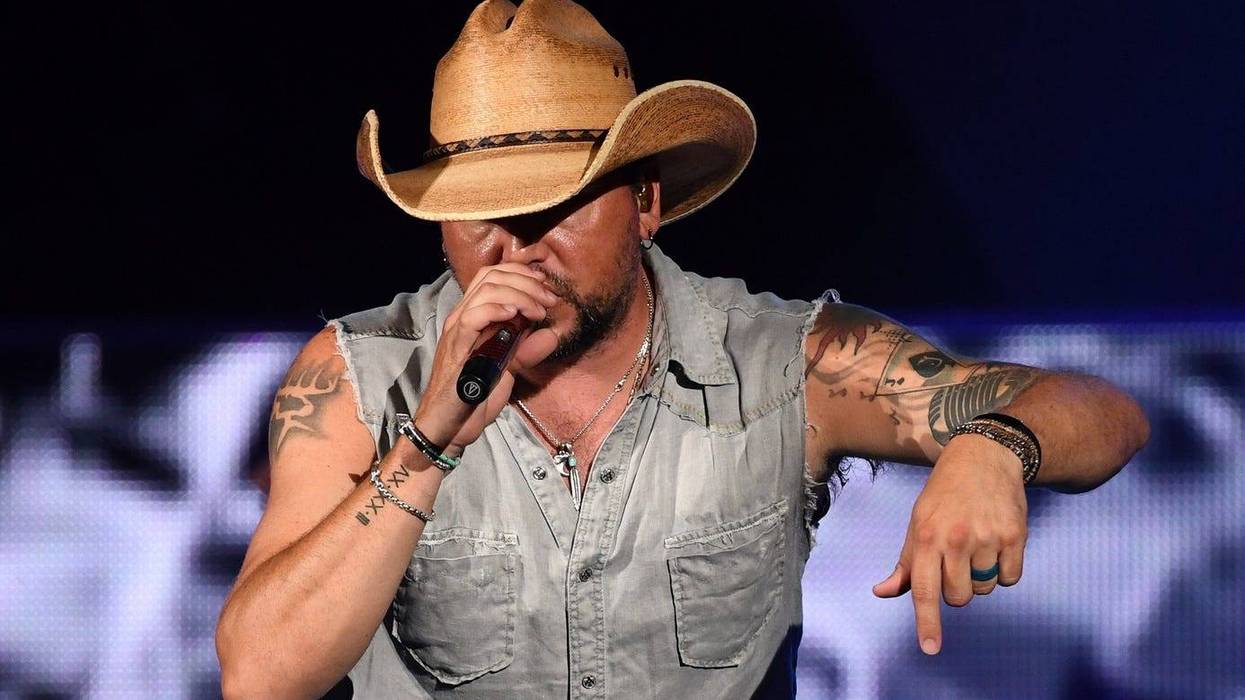 Jason Aldean performs at the Coral Sky Amphitheatre