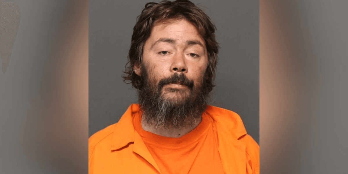 Man stabs aunt to death in her Lumberton apartment, prosecutors say