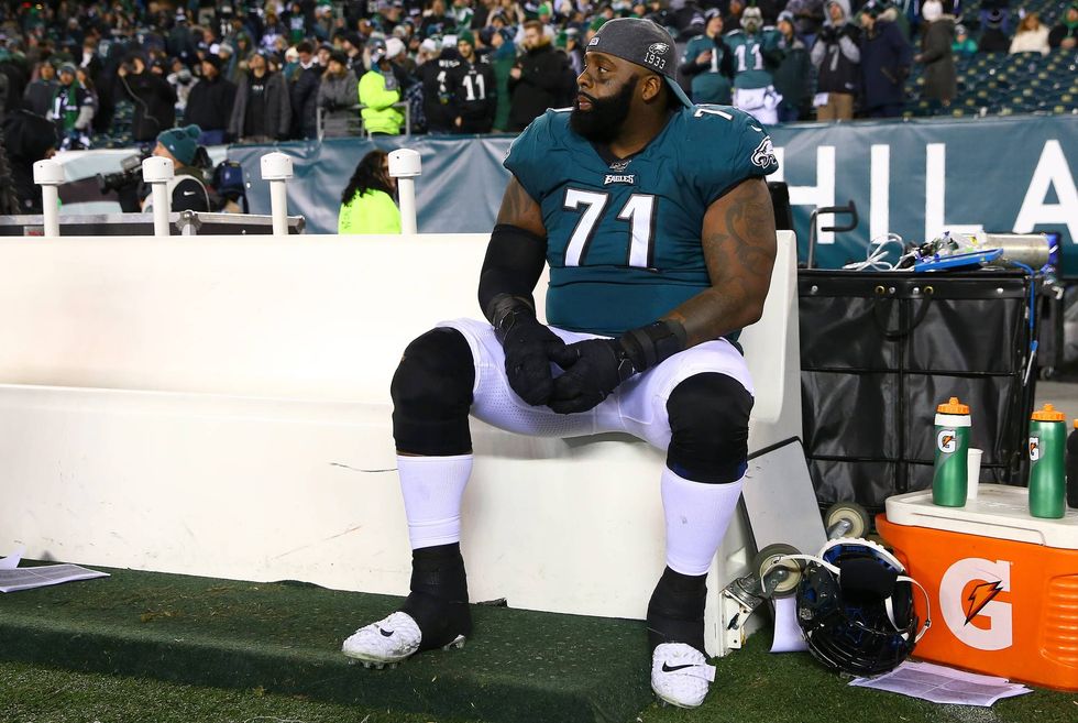 Jason Peters takes a seat on the Eagles